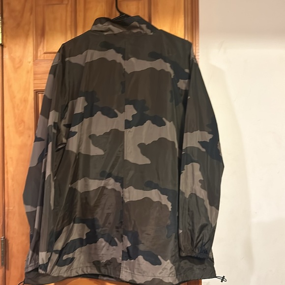 Women’s excellence condition rain jacket - Picture 2 of 2